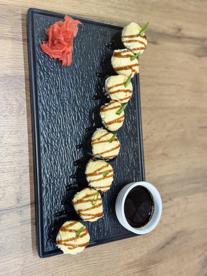 Суши запеченный с курицей